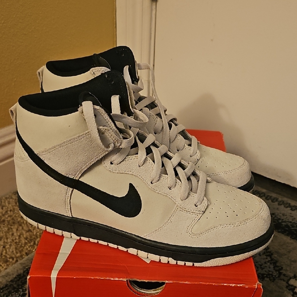 Nike Dunks Grey And Black